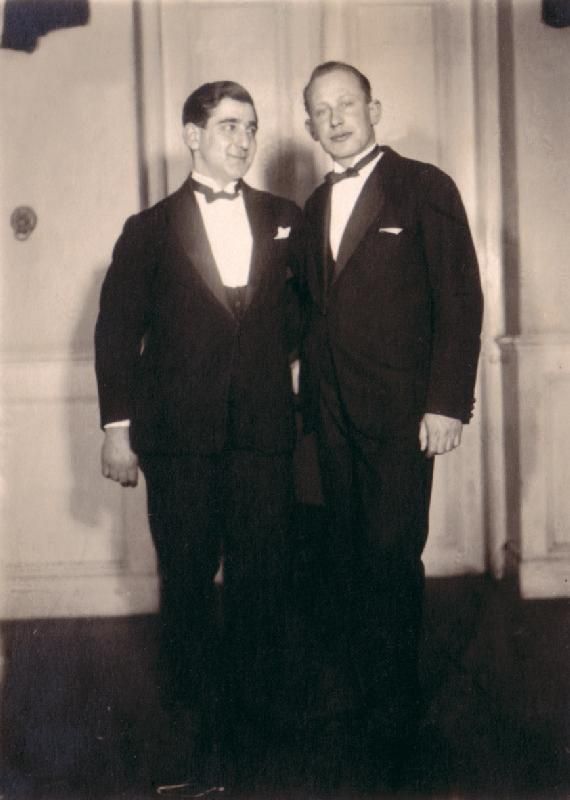 Max Hauser (rechts) und Kurt Diamant, 1930er Jahre.