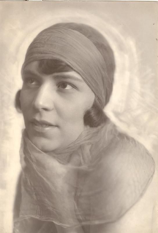 Ernestine Loew als Schauspielerin, Dezember 1924. Sammlung Markus Loew